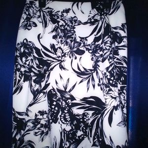 White House/Black Market Woman's Skirt